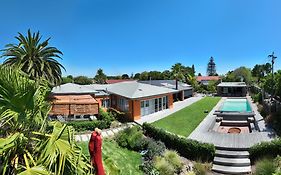 Garten Wohnung Mit Pool, 2 Schlafzimmer